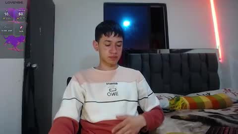 Snapshot of twink_daren chatting on February 21, 7:32 pm Mr Daren online show from February 21, 7:32 pm
