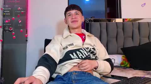 Snapshot of twink_daren chatting on September 15, 7:04 pm Mr Daren online show from September 15, 7:04 pm