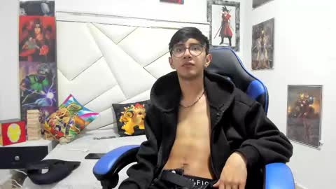 Snapshot of twink_joss chatting on October 16, 8:39 pm twink_joss online show from October 16, 8:39 pm