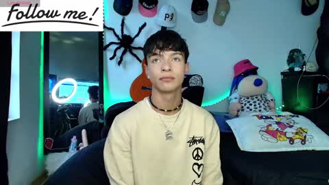 Snapshot of twink_sebas_ chatting on December 5, 8:56 pm Bad boy sebastian online show from December 5, 8:56 pm