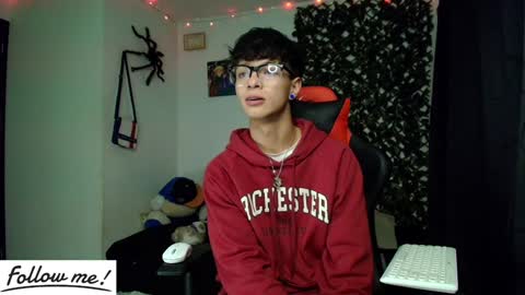 Snapshot of twink_sebas_ chatting on January 22, 6:10 am Bad boy sebastian online show from January 22, 6:10 am