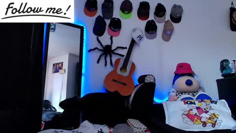 Snapshot of twink_sebas_ chatting on December 2, 5:46 pm Bad boy sebastian online show from December 2, 5:46 pm