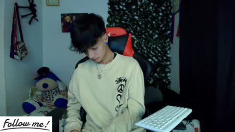 Snapshot of twink_sebas_ chatting on January 29, 4:47 am Bad boy sebastian online show from January 29, 4:47 am
