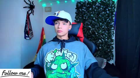 Snapshot of twink_sebas_ chatting on January 17, 6:03 pm Bad boy sebastian online show from January 17, 6:03 pm