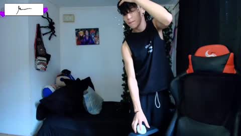 Snapshot of twink_sebas_ chatting on February 11, 7:27 pm Bad boy sebastian online show from February 11, 7:27 pm