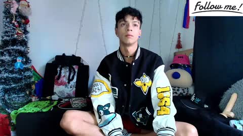 Snapshot of twink_sebas_ chatting on December 25, 2:56 pm Bad boy sebastian online show from December 25, 2:56 pm