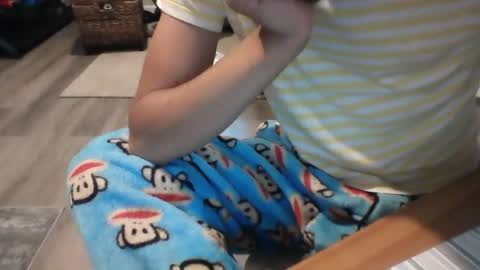 twinkish25 online show from July 9, 7:17 pm