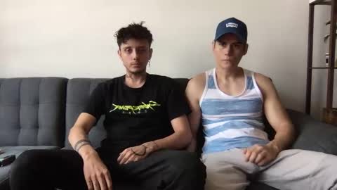 Snapshot of twinksguys360 chatting on October 16, 5:21 pm Derrick online show from October 16, 5:21 pm