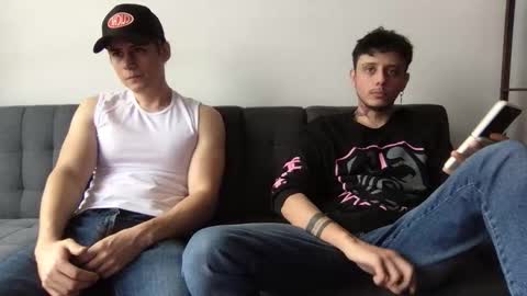 Snapshot of twinksguys360 chatting on October 18, 5:29 pm Derrick online show from October 18, 5:29 pm