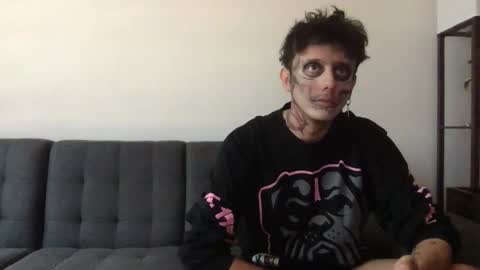 Derrick online show from October 27, 5:04 pm