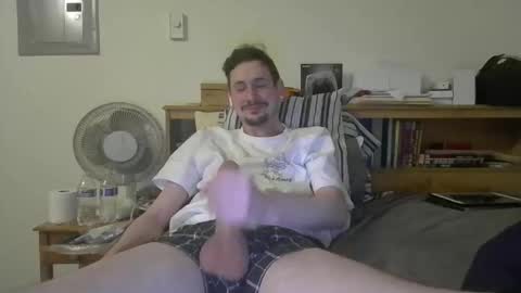 TwinkyMcgee online show from April 11, 7:45 am