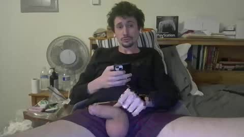 TwinkyMcgee online show from February 2, 9:30 am