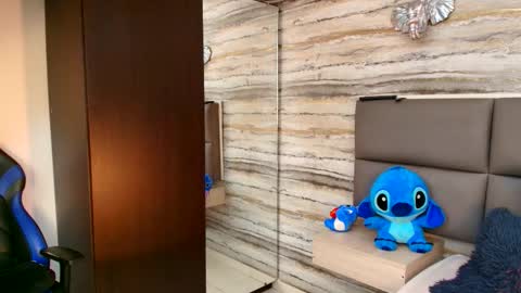    online show from December 5, 3:24 am