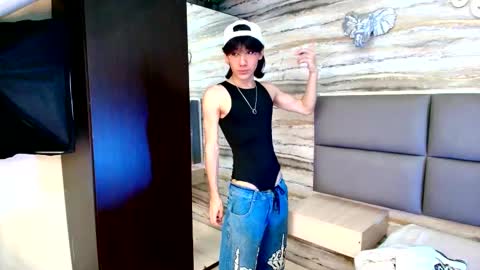    online show from November 11, 5:12 am