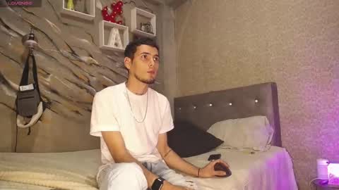 tyl3r_coop3r online show from February 15, 8:28 pm