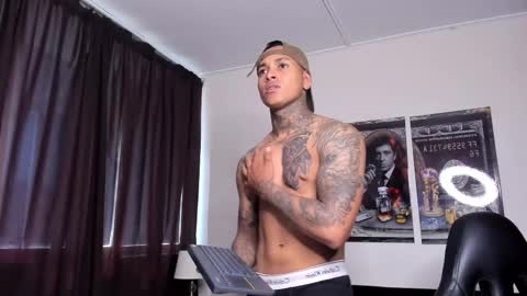 tyler_bell_ online show from March 2, 3:19 pm