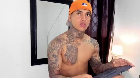 tyler_bell_ online show from July 23, 12:02 pm