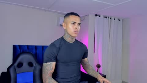 tyler_bell_ online show from April 23, 3:00 am