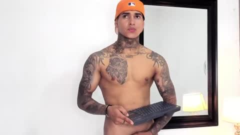 tyler_bell_ online show from July 10, 3:10 am
