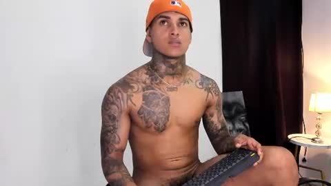 tyler_bell_ online show from July 31, 4:34 am