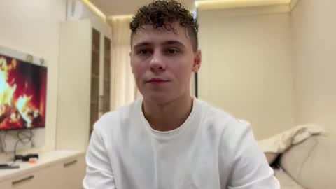 tyler_garrner online show from November 26, 5:32 am