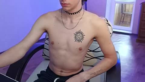 Snapshot of tyler_hack chatting on October 16, 12:02 pm Tyler and Chris online show from October 16, 12:02 pm