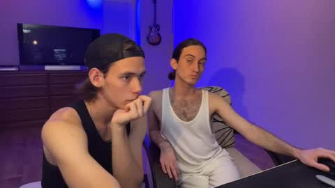 Snapshot of tyler_hack chatting on October 5, 8:13 pm Tyler and Chris online show from October 5, 8:13 pm