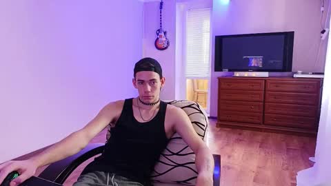 Snapshot of tyler_hack chatting on October 7, 10:30 am Tyler and Chris online show from October 7, 10:30 am