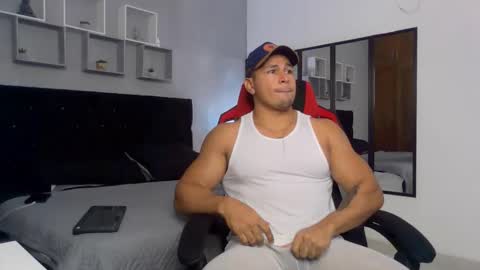 tyler_hank1 online show from October 10, 8:56 pm