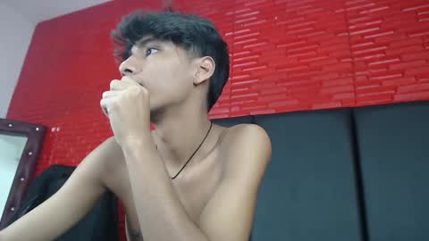 Snapshot of tyler_wolf_1 chatting on October 15, 12:57 pm tyler_wolf_1 online show from October 15, 12:57 pm