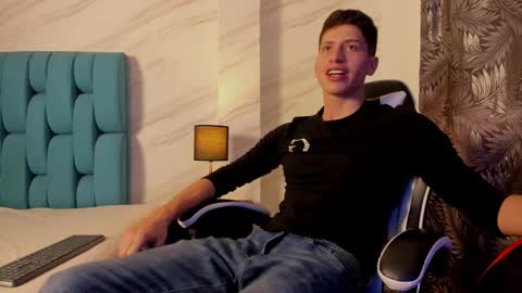 Snapshot of tylercold_x chatting on October 10, 7:18 pm Tyler online show from October 10, 7:18 pm