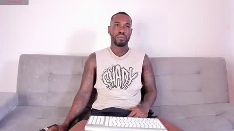 Snapshot of tyron_rulers chatting on March 1, 1:18 pm Dvid Rullers online show from March 1, 1:18 pm