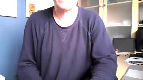 mark online show from May 23, 9:37 am