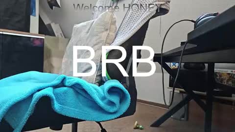 Mr.  Mrs. Smith online show from October 24, 10:50 am