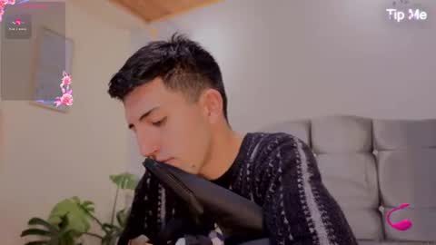 un_sluttyy online show from July 27, 11:39 am