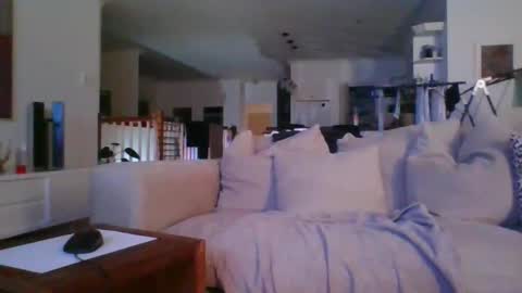 uncleozzie online show from April 25, 3:31 pm