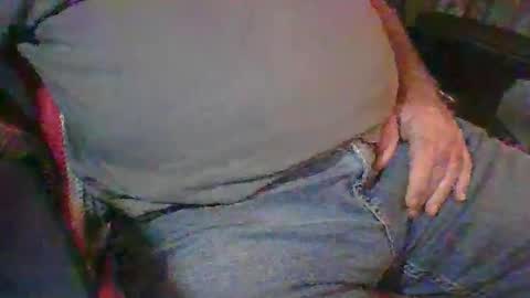 Snapshot of uncutmike7x5 chatting on October 18, 11:53 pm uncutmike7x5 online show from October 18, 11:53 pm