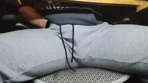 Under the desk online show from November 11, 4:45 pm