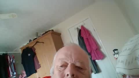 undiesshow online show from April 4, 10:45 am