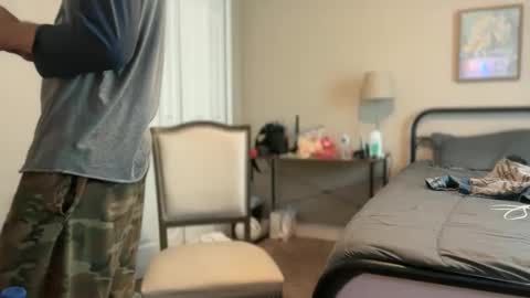 Snapshot of unverifiedbwc chatting on October 4, 12:43 pm Stepbro online show from October 4, 12:43 pm