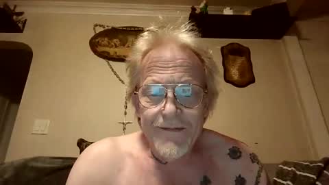 unwanted_boner online show from April 4, 7:49 am