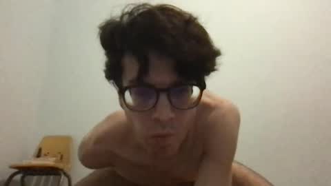 Snapshot of upsetboy chatting on December 21, 2:30 am deaf mute boy online show from December 21, 2:30 am