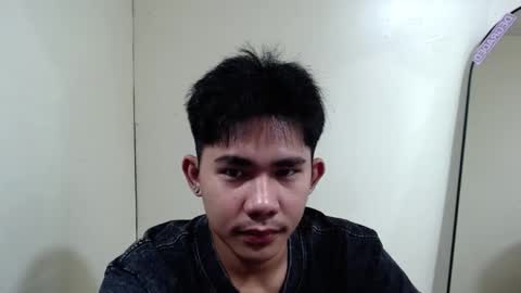 Snapshot of urcutie_asianboy chatting on September 29, 9:52 am KEN online show from September 29, 9:52 am