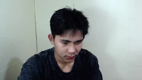 Snapshot of urcutie_asianboy chatting on October 15, 11:18 am KEN online show from October 15, 11:18 am