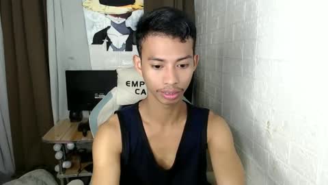 Snapshot of urhotfuckingass chatting on December 25, 11:42 pm richard online show from December 25, 11:42 pm