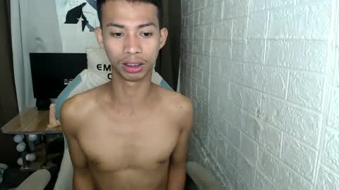 Snapshot of urhotfuckingass chatting on December 21, 12:38 pm richard online show from December 21, 12:38 pm