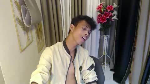 richard online show from April 24, 7:44 am