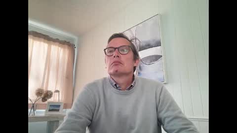 Snapshot of usablemale chatting on February 26, 1:21 am P online show from February 26, 1:21 am