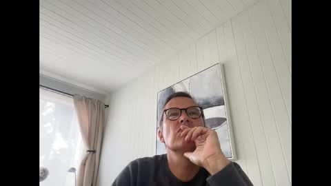 Snapshot of usablemale chatting on September 18, 7:05 pm P online show from September 18, 7:05 pm