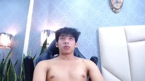 Snapshot of valenorlerot chatting on October 10, 2:22 pm Valenor online show from October 10, 2:22 pm